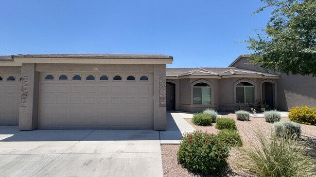 Building Photo - 2350 S Olivewood