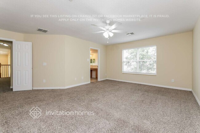 Building Photo - 806 Pecori Terrace