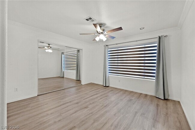 Building Photo - 350 S Durango Dr