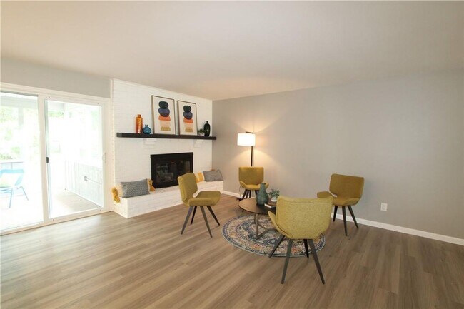 Building Photo - For Rent fully renovated 3BD 2BA Ranch home in Carmel, IN