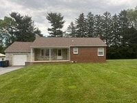Building Photo - Don't Miss Out