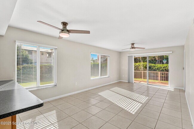 Building Photo - 8000 Ridgewood Ave