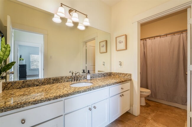 Building Photo - 1301 W 25th St