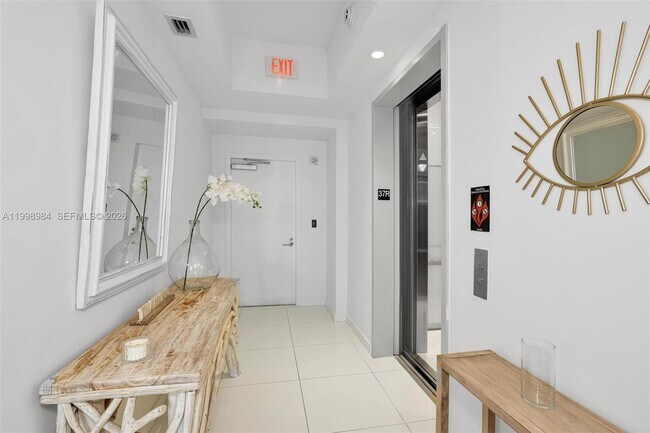 Building Photo - 851 NE 1st Ave