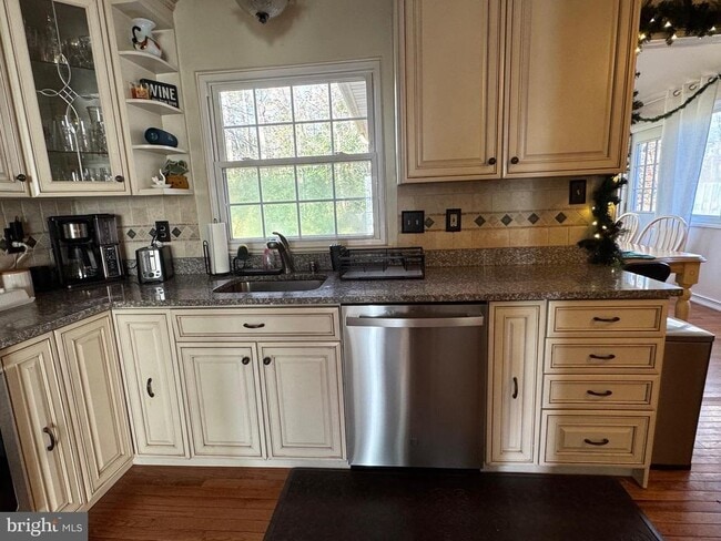 Building Photo - 3132 Laurel View Dr