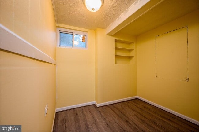 Building Photo - 6007 Bradley Ln