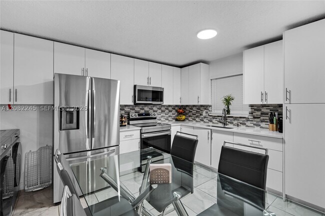 Building Photo - 329 W 68th St
