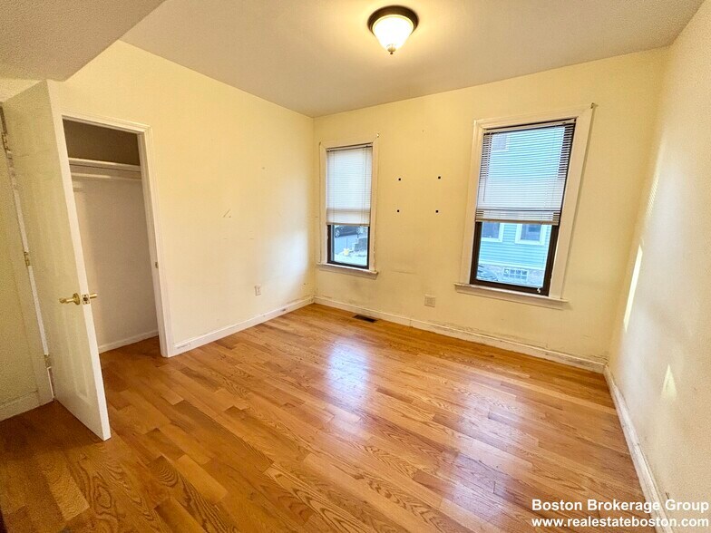 Building Photo - 1568 Tremont St