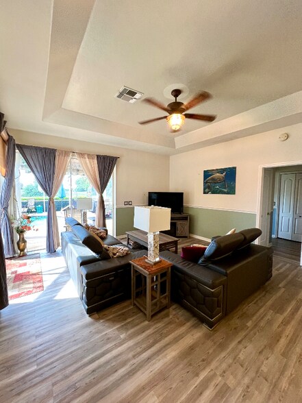 Building Photo - 616 Mirror Lakes Falls Ln