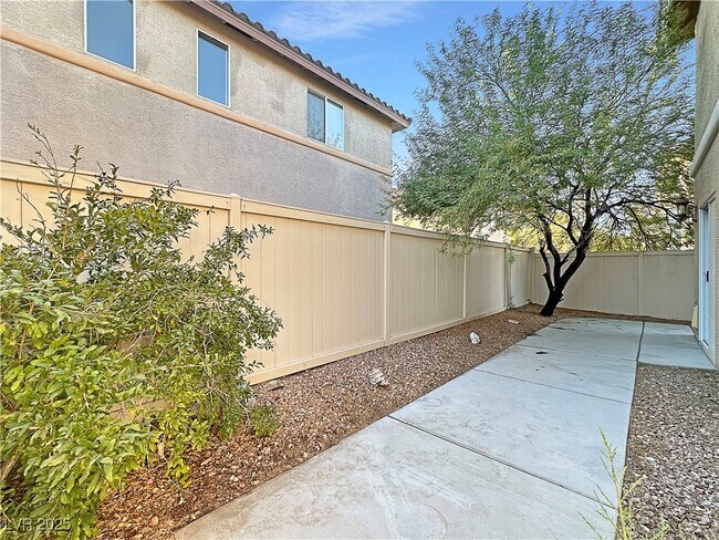 Building Photo - 1010 Grand Cerritos Ave
