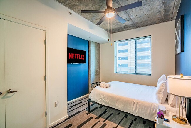 Building Photo - 888 N 4th St