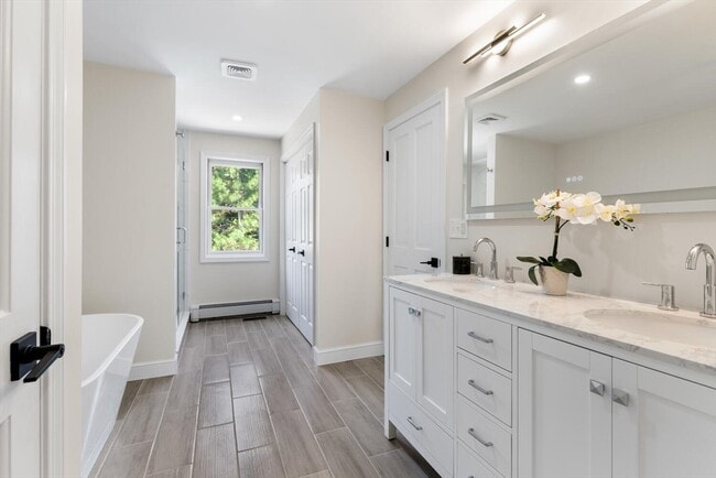 Building Photo - 29 Cottage St