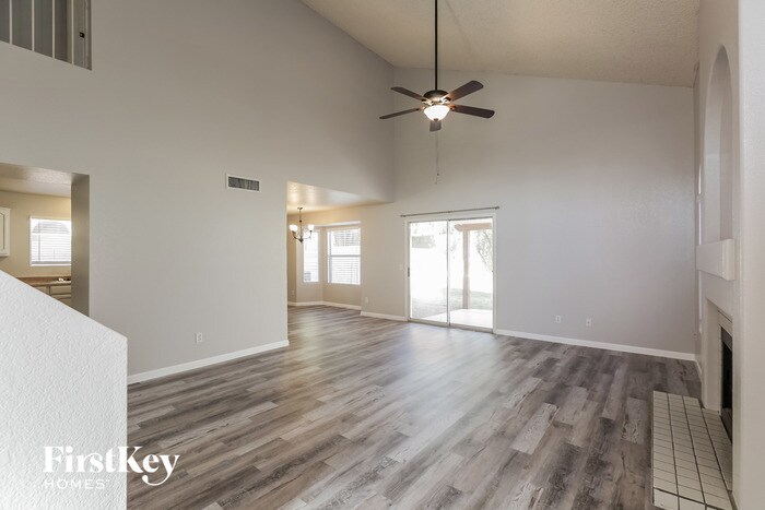 Building Photo - 2914 E Muirwood Dr