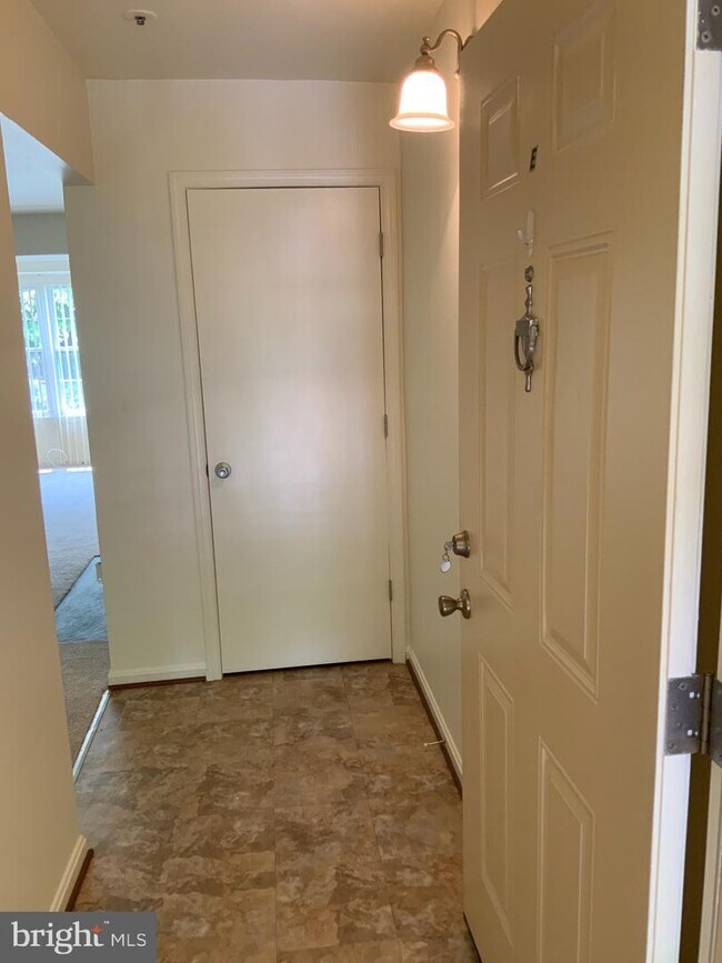 Building Photo - 14905 Cleese Ct