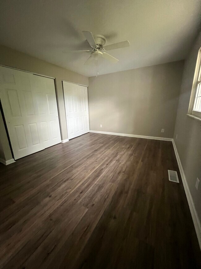 Building Photo - 3117 Southwick Dr