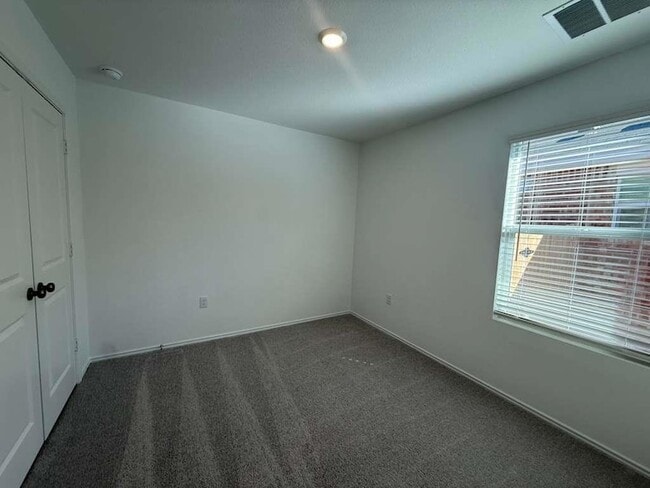 Building Photo - 205 Herald Dr