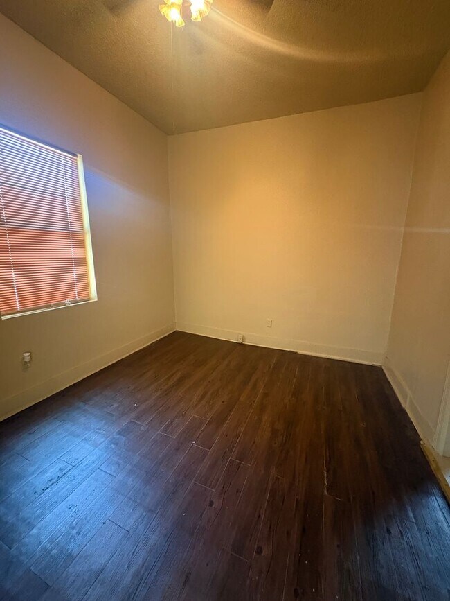 Building Photo - GREAT HIGHLAND APARTMENT