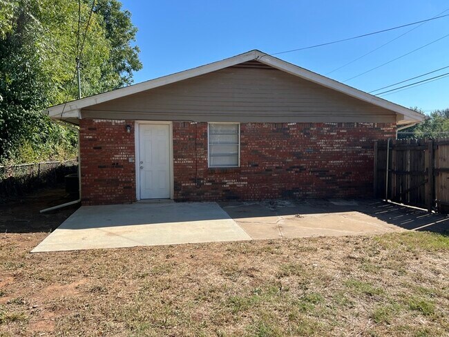 Building Photo - 301 NW 81st St