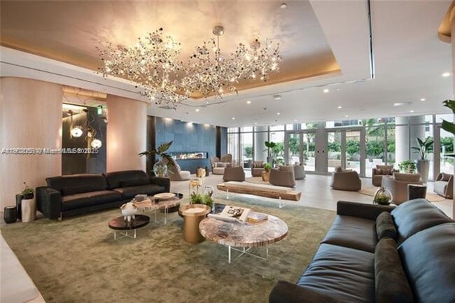 Building Photo - 488 NE 18th St