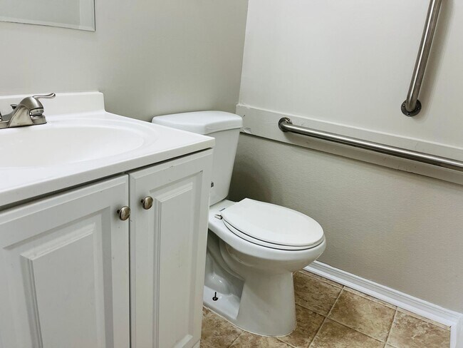 Building Photo - Wow! Check out this charming 3-bedroom, 1....