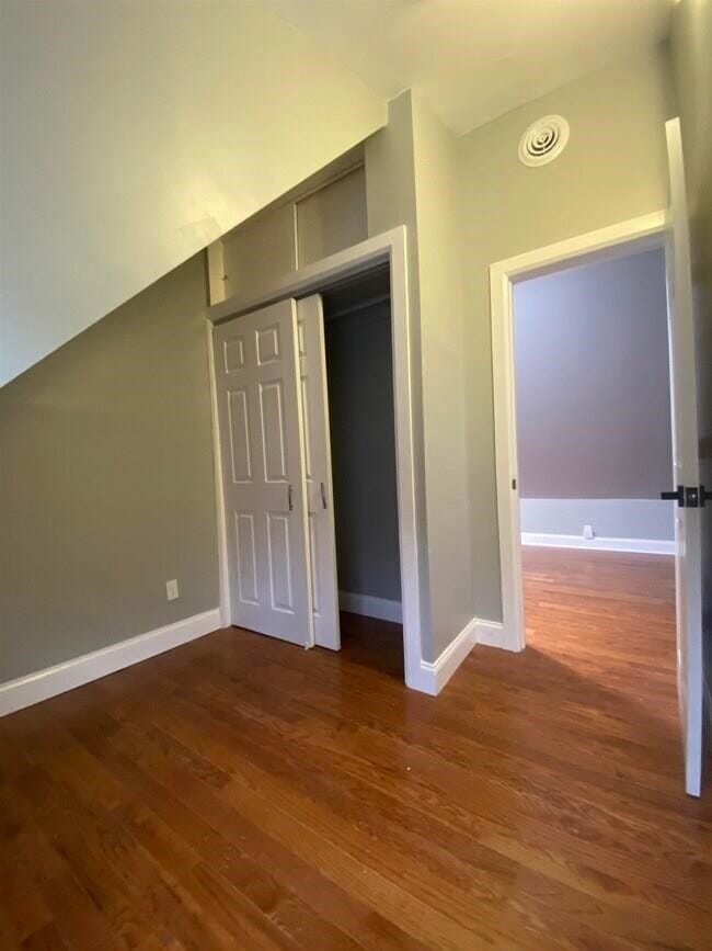 Building Photo - 24 W 35th St