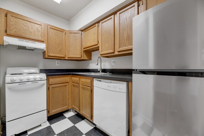 Building Photo - Charming Capitol Hill 1/1 apartment