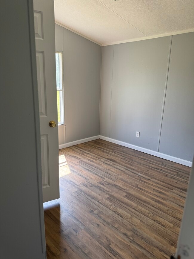 Building Photo - 712 House St