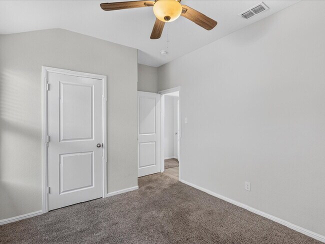 Building Photo - 2225 Blythwood Trail