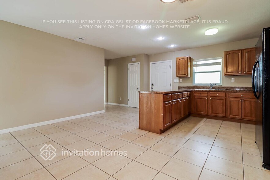 Building Photo - 6418 Amundson St