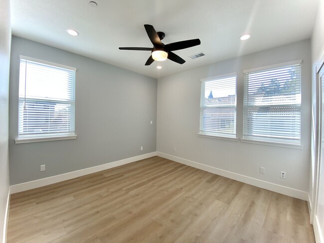 Building Photo - OPEN HOUSE SATURDAY OCT 19th FROM 1 - 3 PM...