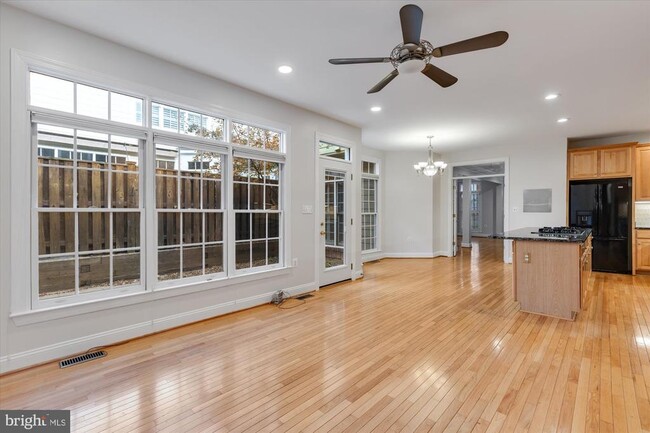 Building Photo - 427 Park Ave