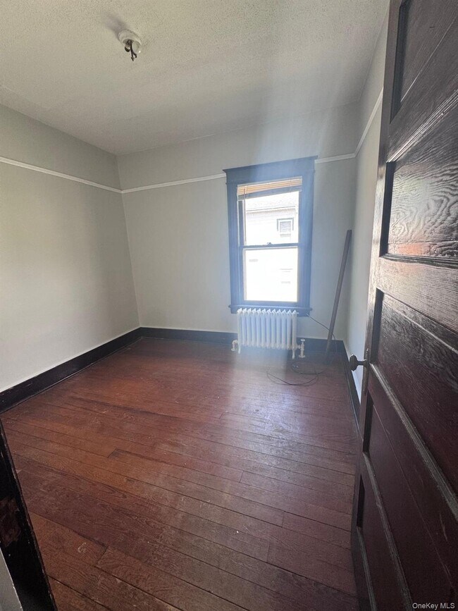 Building Photo - 106 South Ave