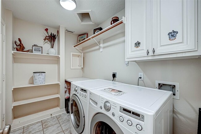 Building Photo - 5428 Cranston Ct