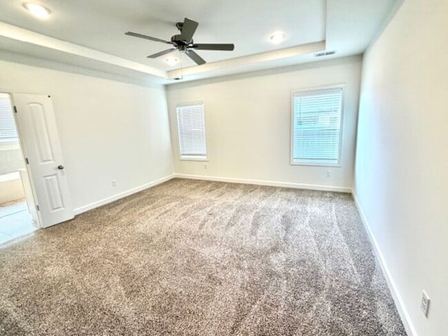 Building Photo - OPEN HOUSE! Now Leasing a 5-Bedroom 3 Bath Home in Horn Lake, MS.