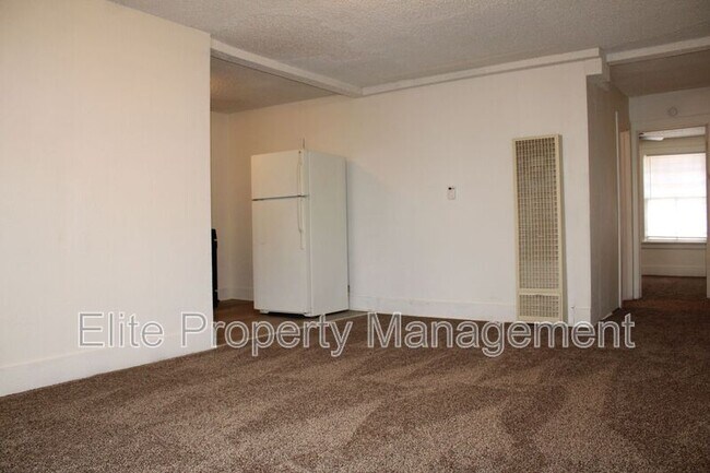 Building Photo - 2901 5th Ave