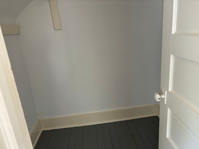 Building Photo - Beautiful 3 bedroom home