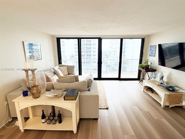 Building Photo - 5757 Collins Ave