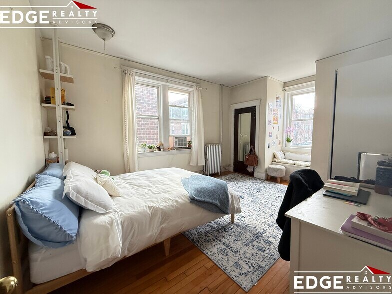 Building Photo - 338 Saint Paul St