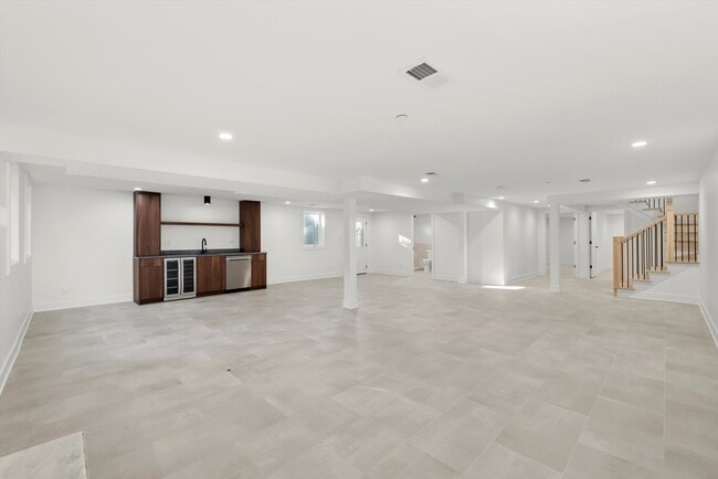 Building Photo - 1037 Belleforte Ave