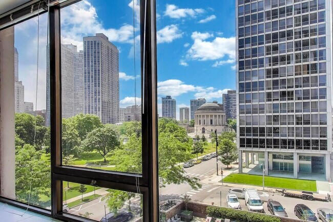 Building Photo - 2800 N Lake Shore Dr