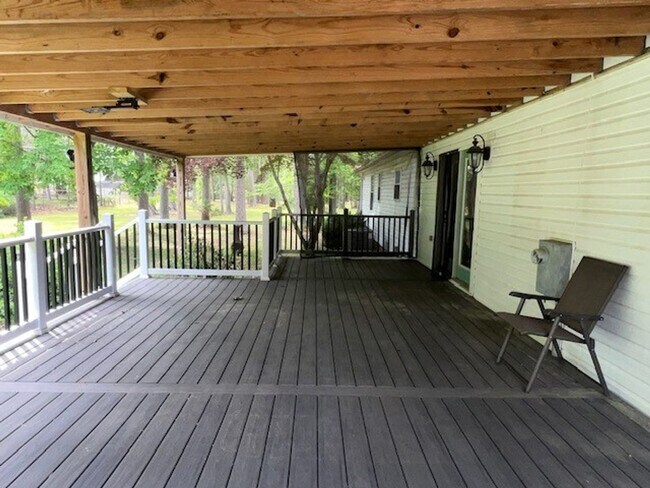 Building Photo - Rancher Located in York County School District