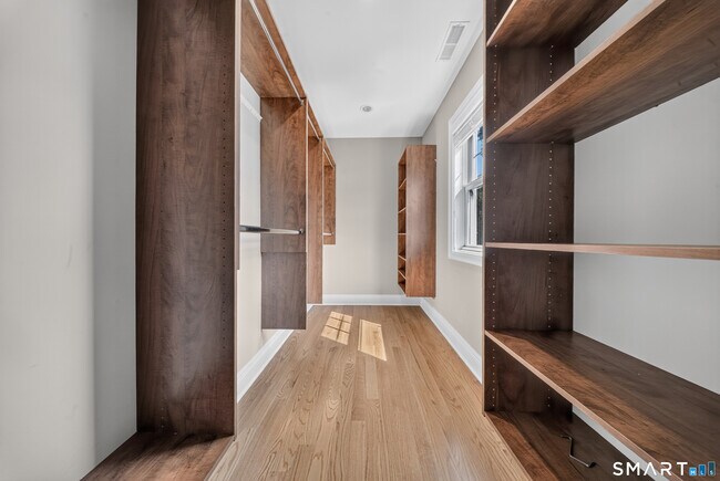 Building Photo - 88 Maple Tree Ave