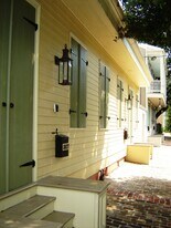 Building Photo - 3027 Chestnut St