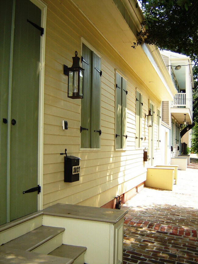 Building Photo - 3027 Chestnut St