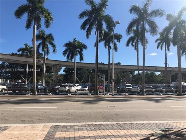 Building Photo - 50 Biscayne Blvd