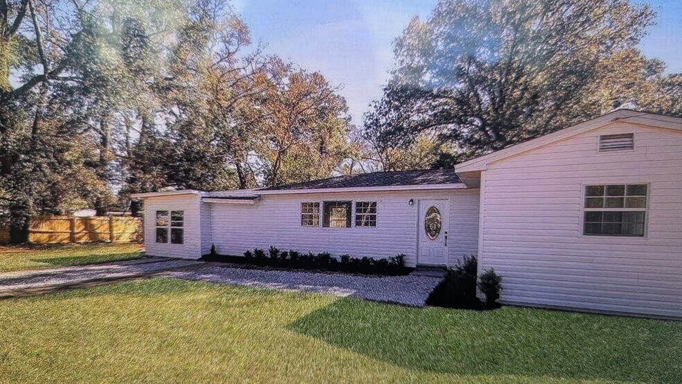 Primary Photo - 3190 Torres Ave