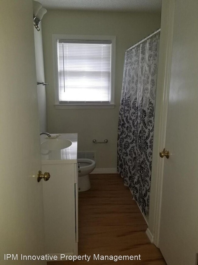 Building Photo - 3 br, 1.5 bath House - 1332 Old Ebenezer Road