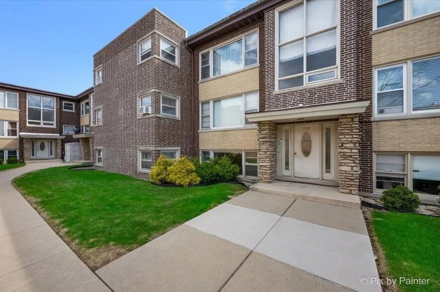 Building Photo - 5530 W Lawrence Ave