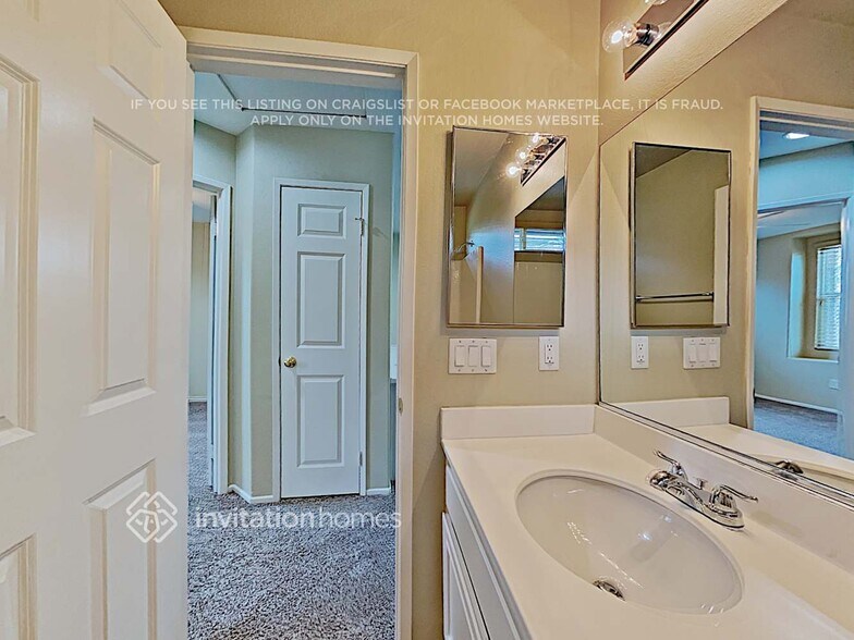 Building Photo - 25134 Birchtree Ct