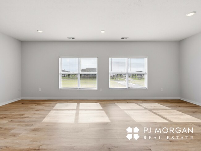 Building Photo - 5404 S 207th Ct